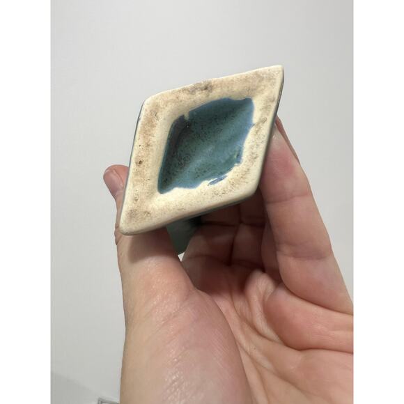 Made in the 40’s by Abingdon ? Pottery Cornucopia Vase - Picture 6 of 8